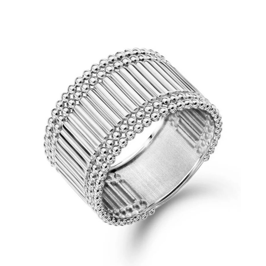 Обручальное кольцо из серебра