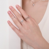 Кольцо из серебра с фианитами