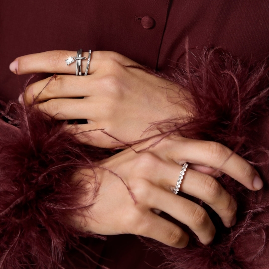 Кольцо из серебра с фианитами