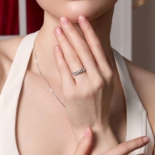 Кольцо из белого золота с фианитами