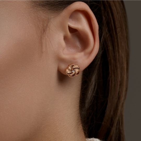 Подвеска из золота с фианитом