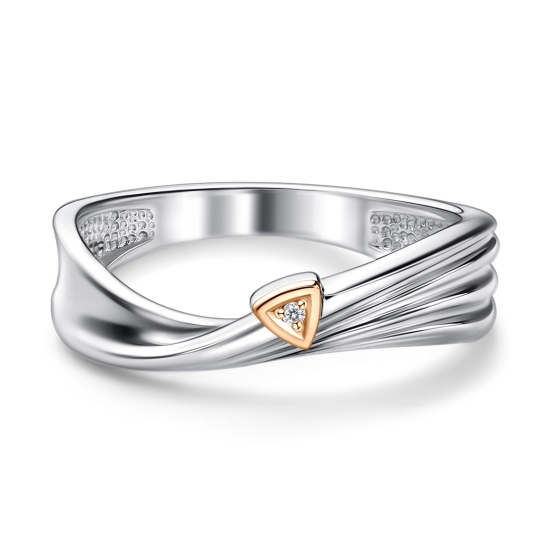 Кольцо из серебра  с фианитом