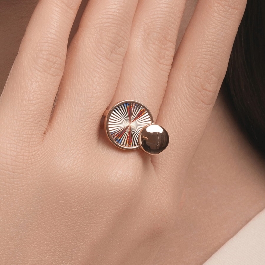 Кольцо из белого золота с алмазной гранью