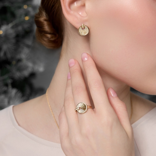 Серьги из золота с гранатами