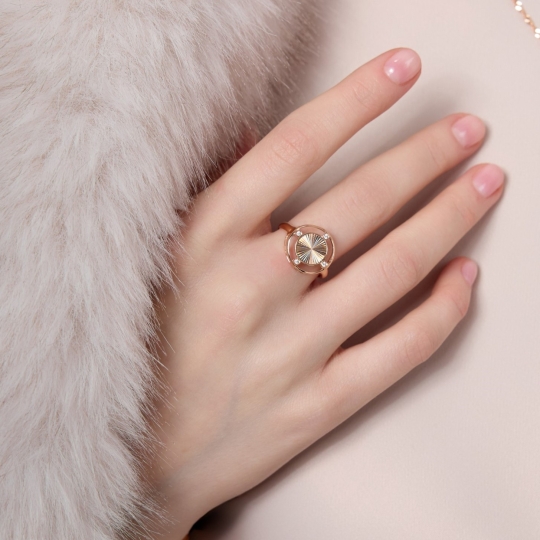 Кольцо из белого золота с бриллиантами 