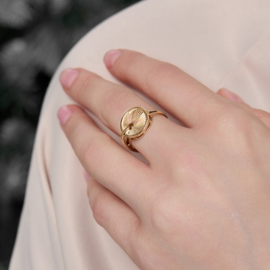 Кольцо из золота с гранатом и фианитами