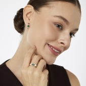 Серьги из золота с бриллиантами и изумрудом