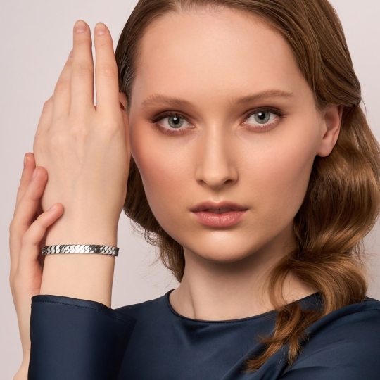 Браслет из текстиля с серебряными вставками