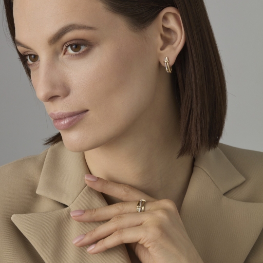 Кольцо из лимонного золота с бриллиантами