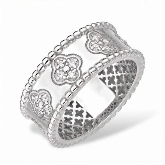 Кольцо из серебра с фианитами