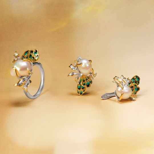 Кольцо из серебра с топазами и фианитами