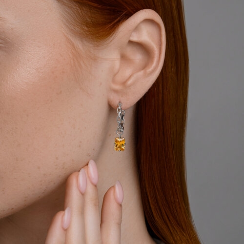 Кольцо из серебра с фианитом