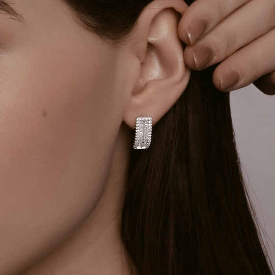 Кольцо из серебра с фианитами