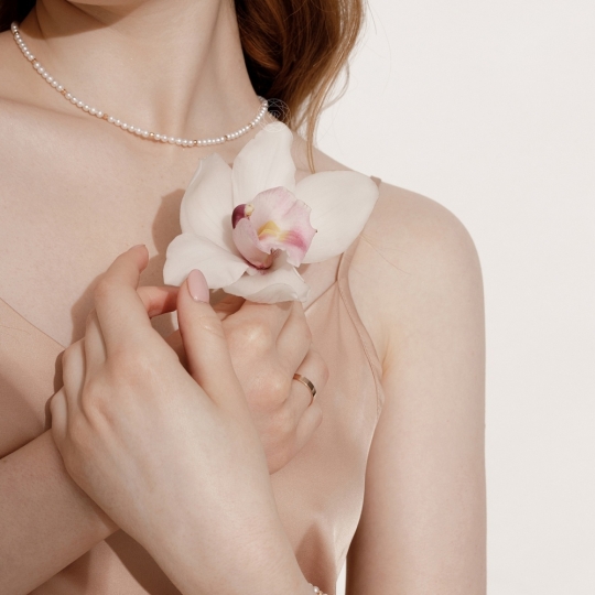 Колье из белого золота с фианитом