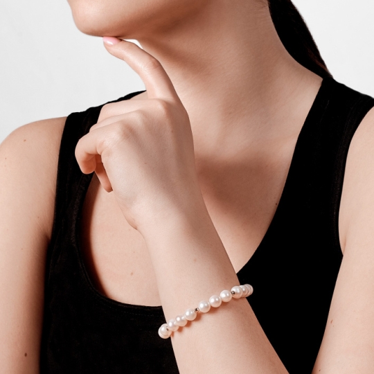 Браслет из жемчуга с золотым замком