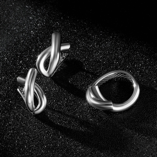 Кольцо из серебра с топазами Swiss и фианитами