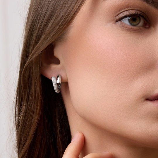 Серьги из серебра с ювелирными кристаллами