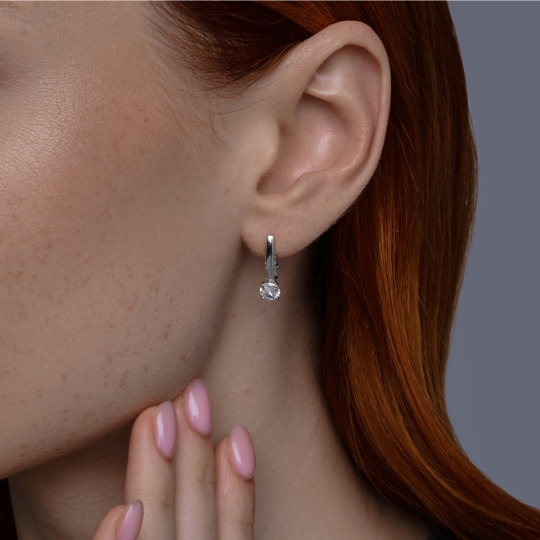 Серьги-кольца из серебра с фианитами 