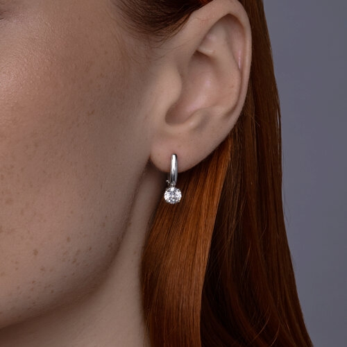 Кольцо из серебра с фианитом