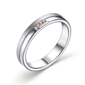 Кольцо из серебра с золотой вставкой и бриллиантами