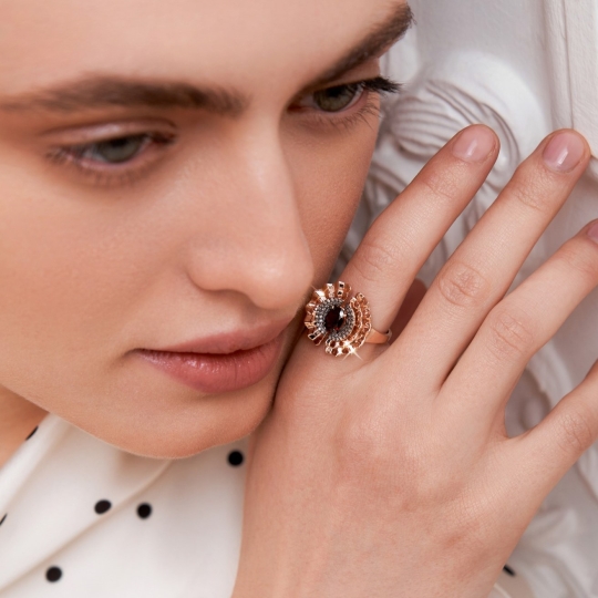 Кольцо из золота с фианитами