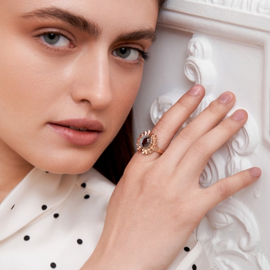 Кольцо из золота с фианитами