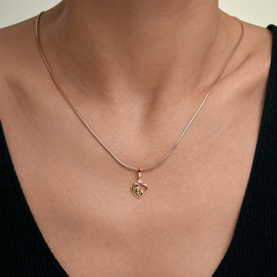 Подвеска-буква из золота с фианитами "М"