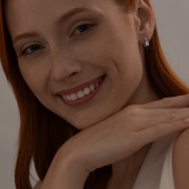 Серьги из серебра с гранатами и фианитами