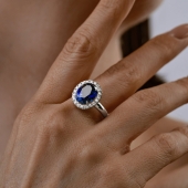 Кольцо из серебра с корундом и фианитами