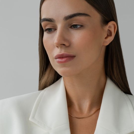 Колье на леске с золотыми вставками и фианитом