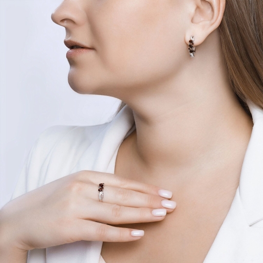 Серьги из серебра с гранатами и фианитами