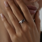 Кольцо из серебра с гранатами и фианитами