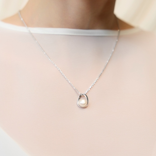 Подвеска из серебра с фианитами 