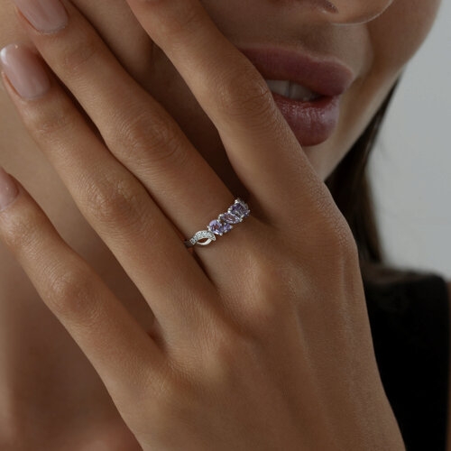 Кольцо из серебра с фианитами