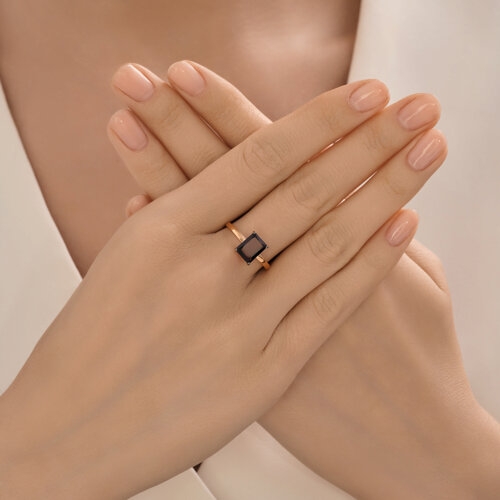 Кольцо из серебра с аметистом и фианитами