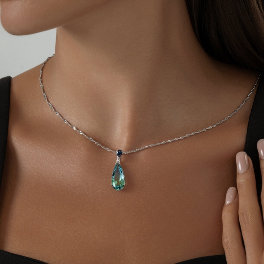 Подвеска из серебра с топазом и фианитом