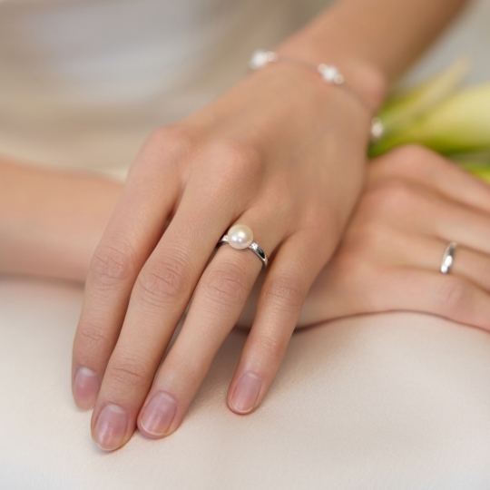 Кольцо из серебра с фианитами 