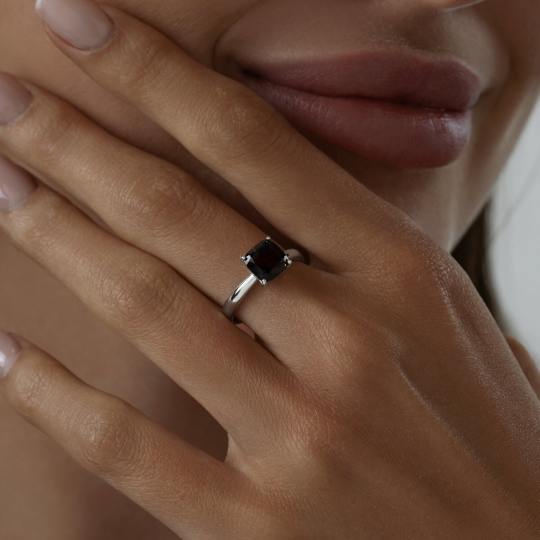 Кольцо из серебра с фианитами