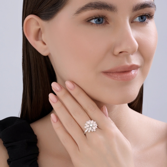 Кольцо из серебрас жемчугом и эмалью