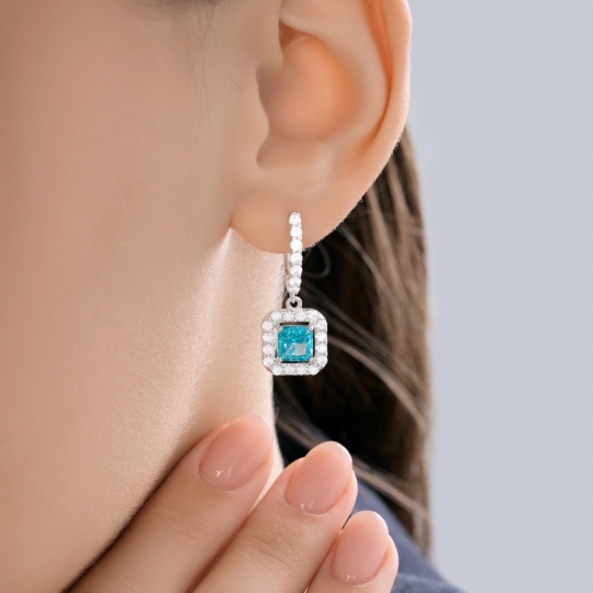 Кольцо из серебра с фианитами