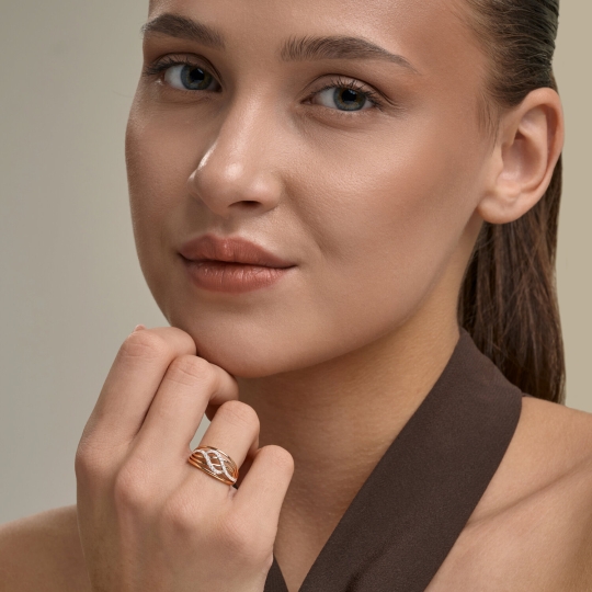 Кольцо из золота с фианитами