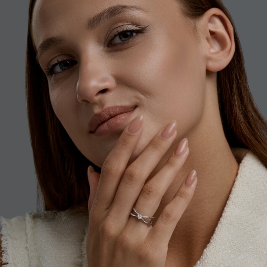 Кольцо из серебра с выращенным бриллиантом