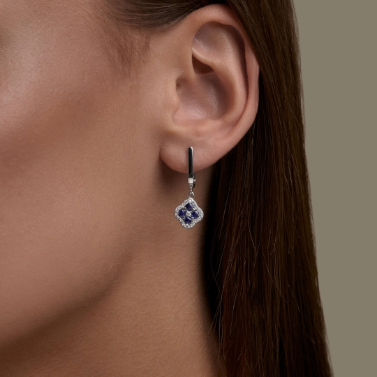 Серьги из серебра с фианитами 