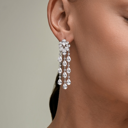 Серьги из серебра с сапфировыми корундами и фианитами