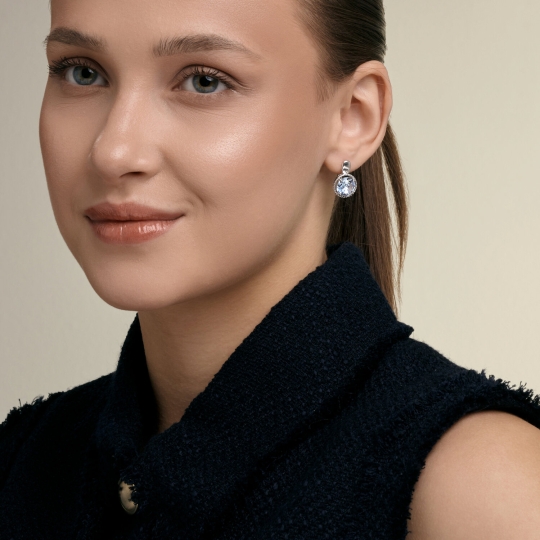 Подвеска из серебра с ювелирным кристаллом