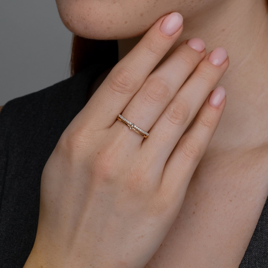 Кольцо из золота с бриллиантами и сапфирами