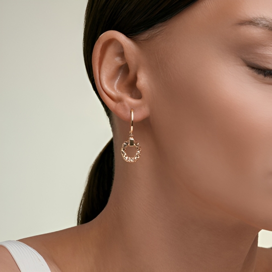 Серьги из золота с бриллиантами и рубинами