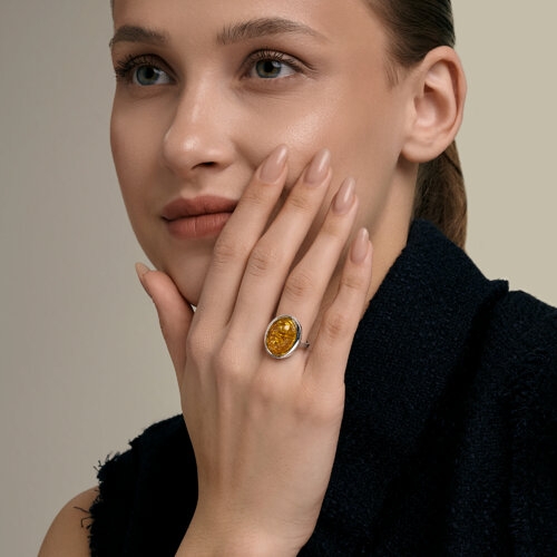 Подвеска из серебра с янтарем