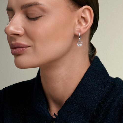 Серьги из серебра с хризолитами и фианитами