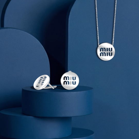 Серьги из серебра с ювелирными кристаллами и фианитами